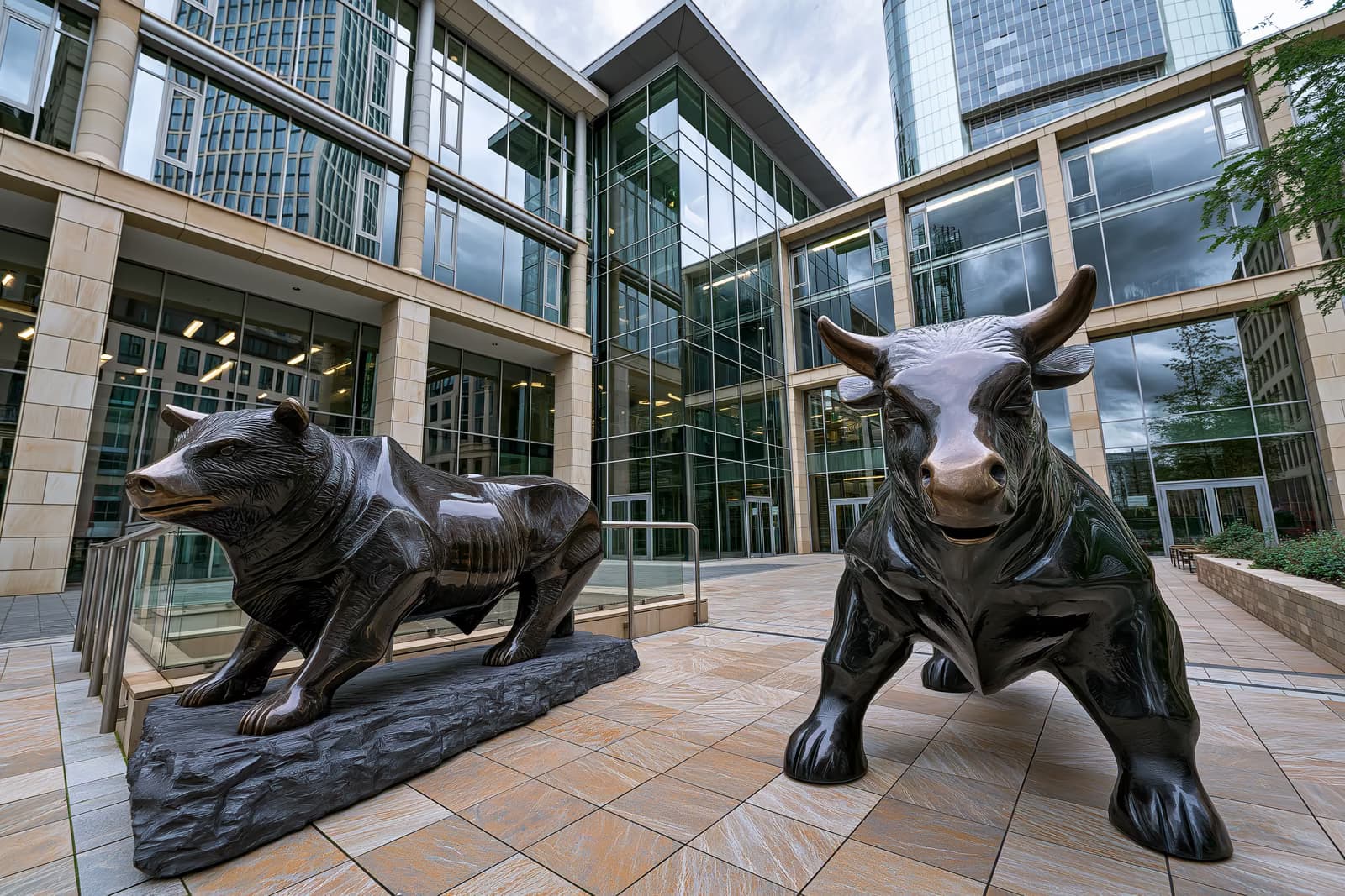 Die DAX-Indexkurve auf einem Handelsbildschirm der Frankfurter Börse, die den Index unterhalb der 25,000-Punkte-Marke zeigt.